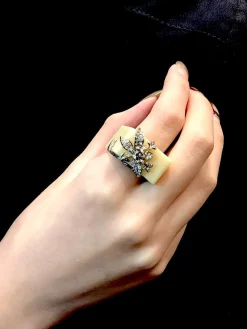 "BaDaShaRen" Literati Lilac Ceramic Ring