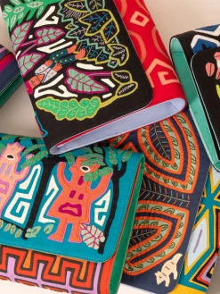 Igalmal Kuna Clutch