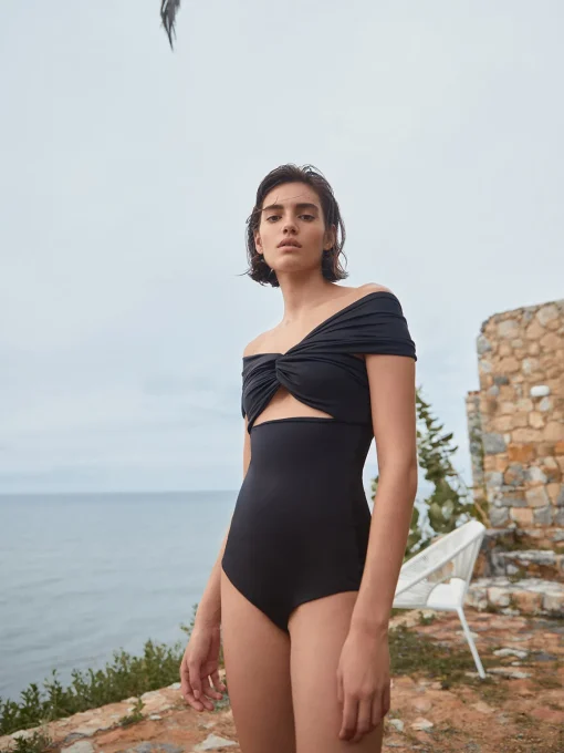Iris One Piece