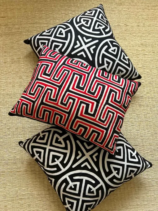 Kuna Cushion