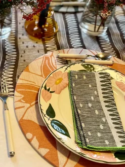 Linen Damask Tutti Le Foglie Charger Plate