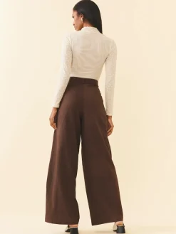 Nina Pant