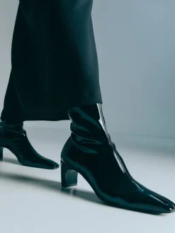 The Glove Boot
